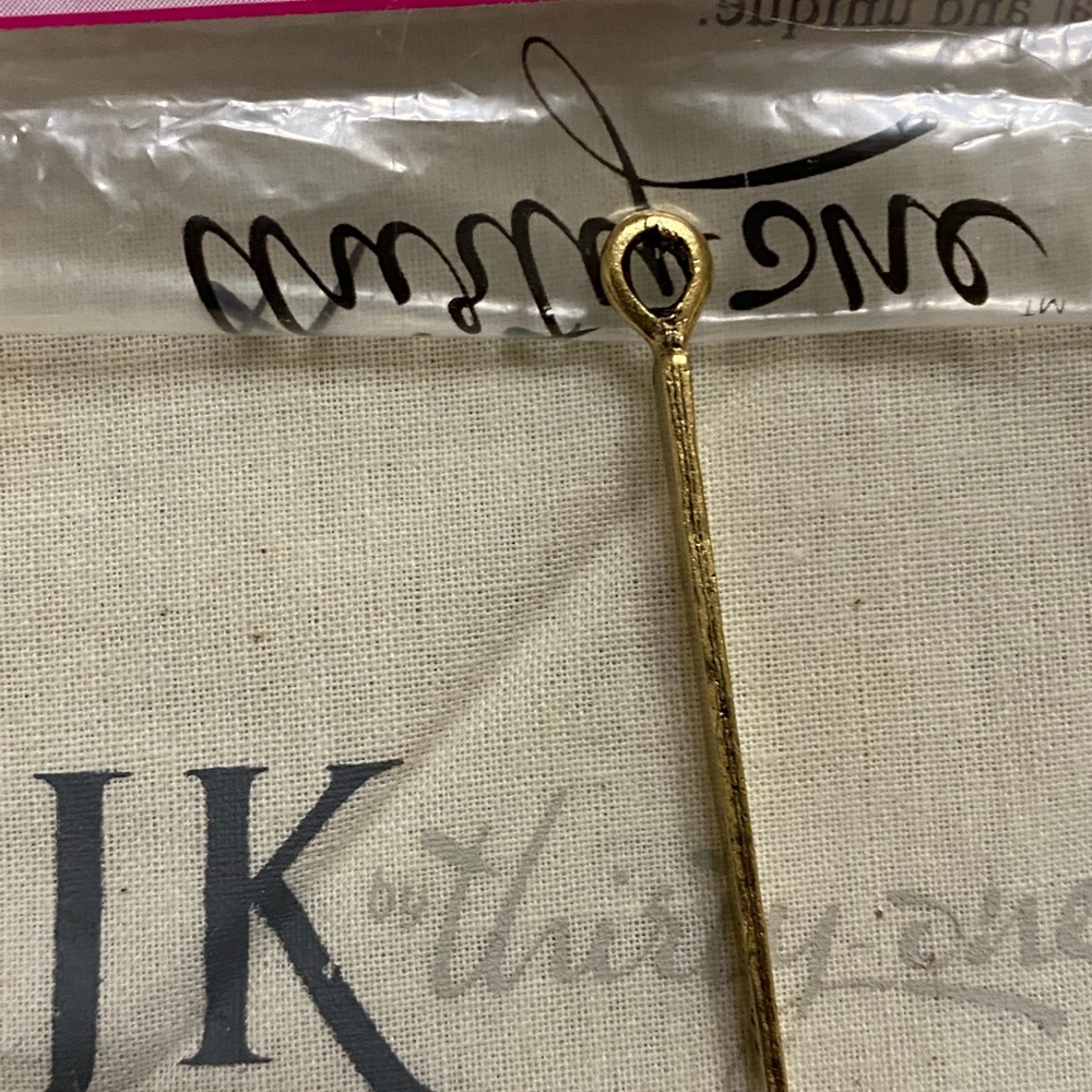 Thirty-One Gold Reva Stamp Charm - Picture 3 of 4